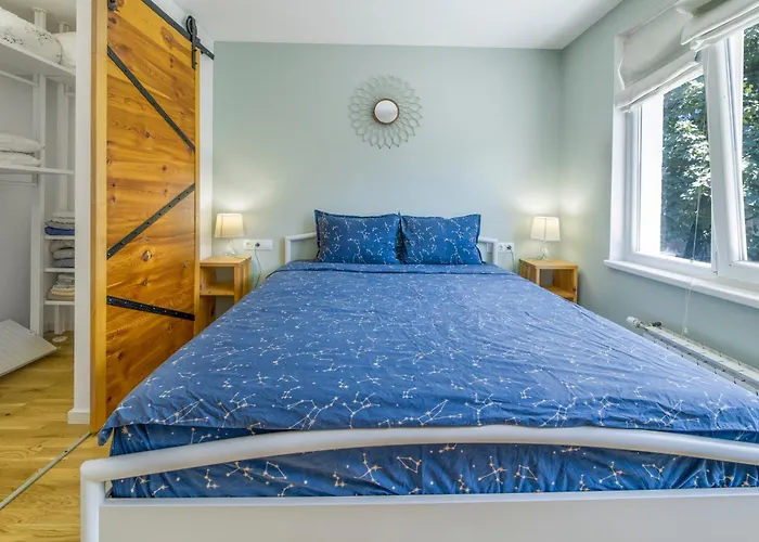 Charming Downtown With Unique Terrace *