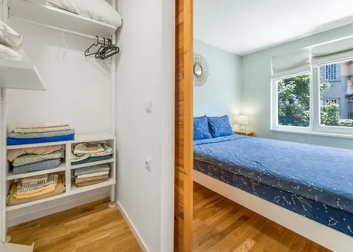 Charming Downtown With Unique Terrace