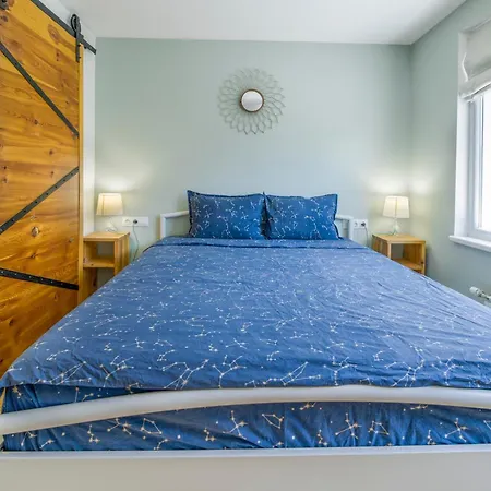 Charming Downtown With Unique Terrace *